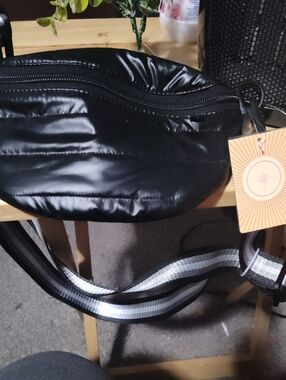Black  Crossbody Waist Bag - Sleek Everyday Carry